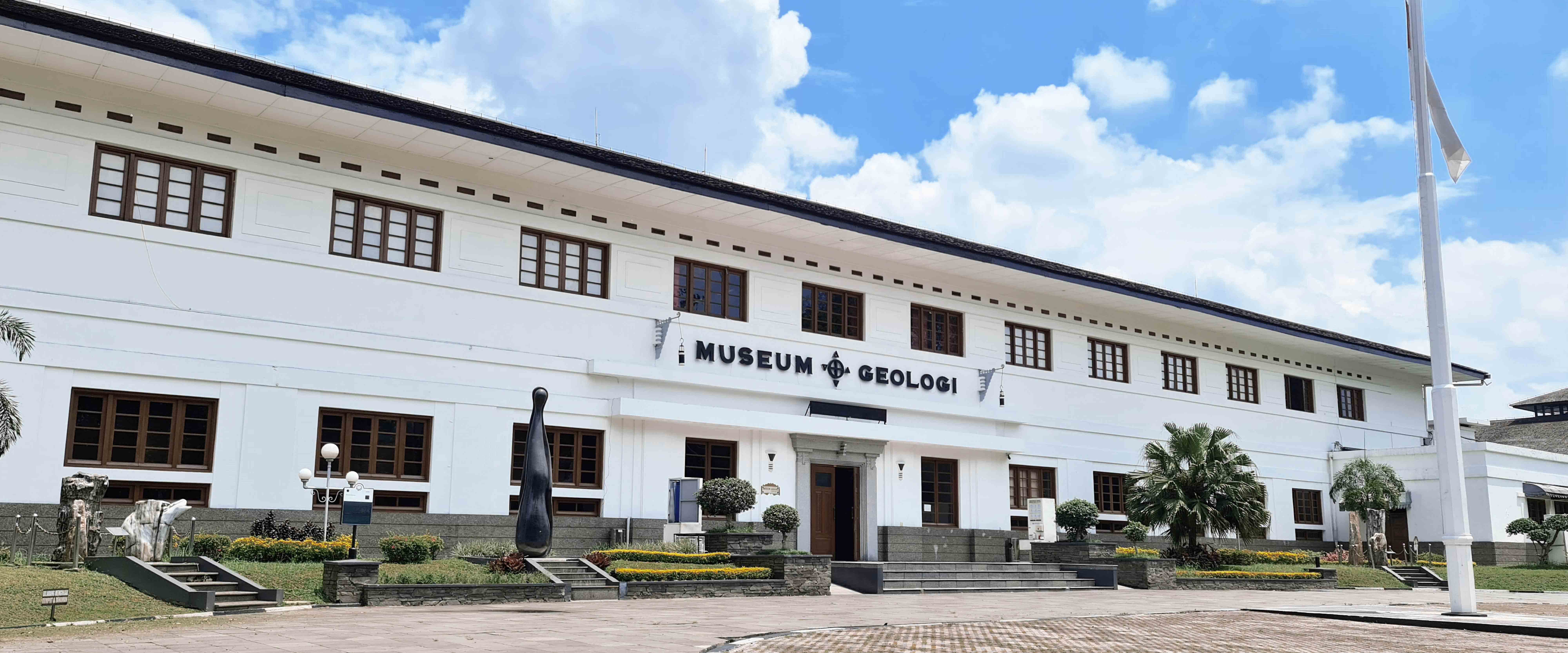 Gedung Museum Geologi Bandung