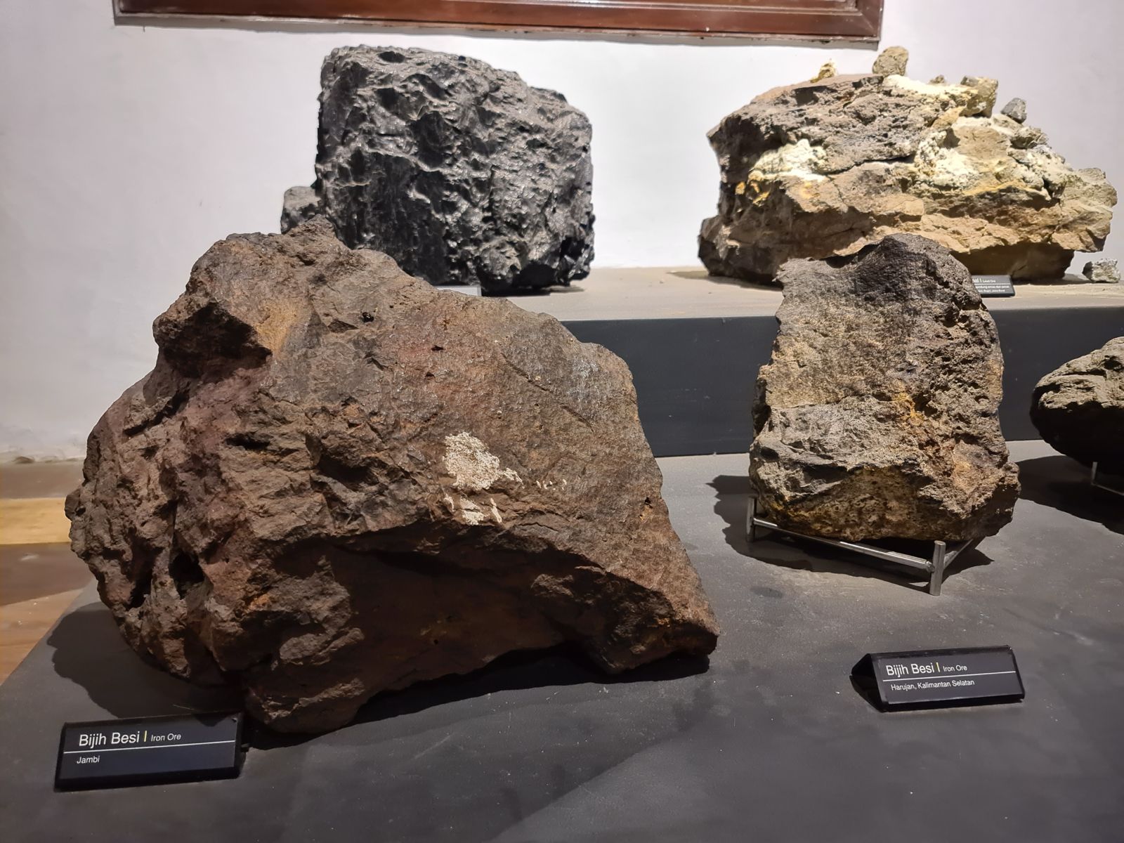 Misteri Besi, Logam yang Diturunkan dari Langit