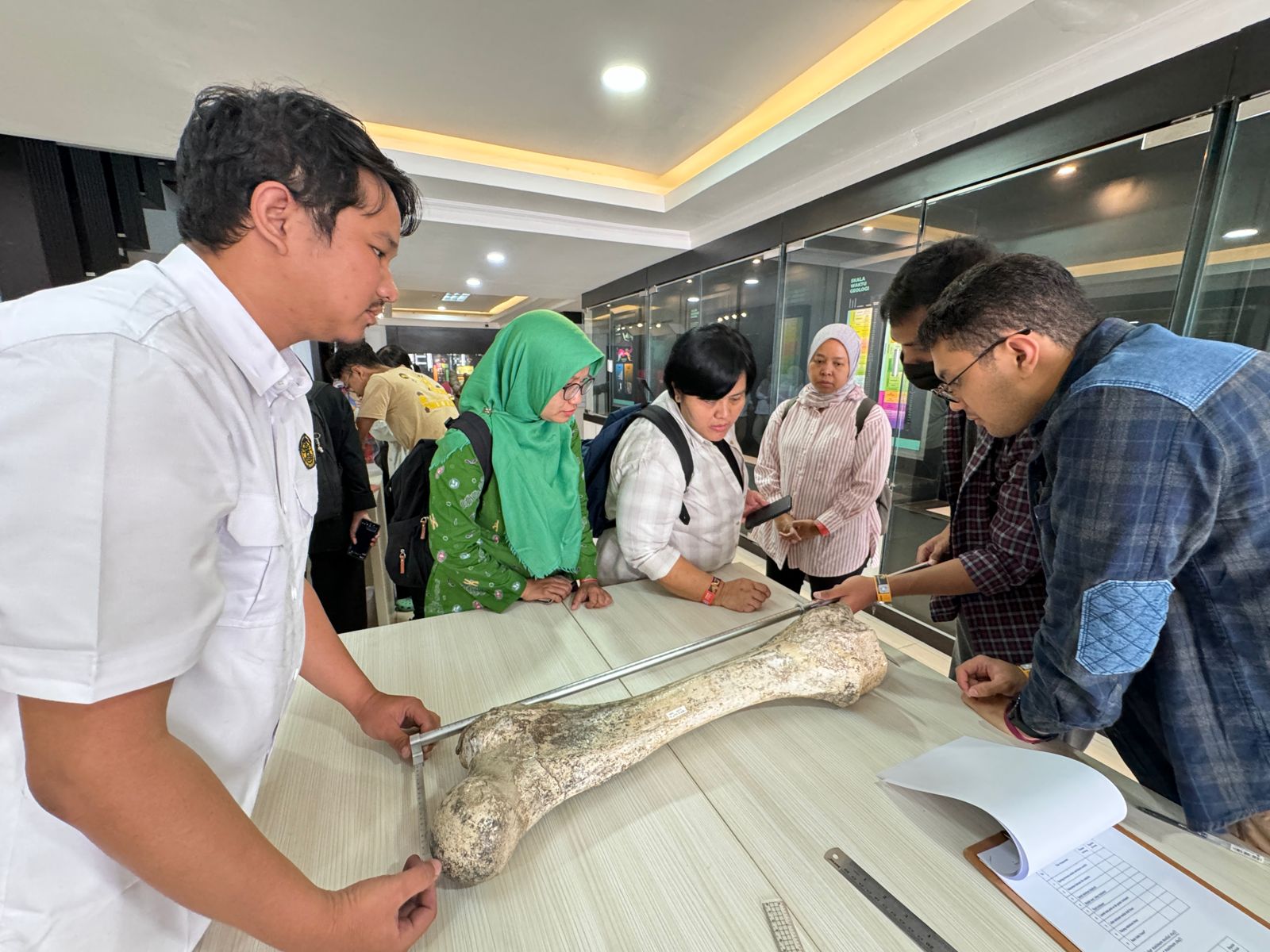 Koleksi Fosil Museum Geologi Sebagai Bahan Ajar Praktikum Mahasiswa Prodi SITH (Biologi) ITB