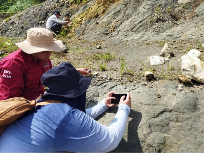 Berburu Fosil Moluska di Majalengka