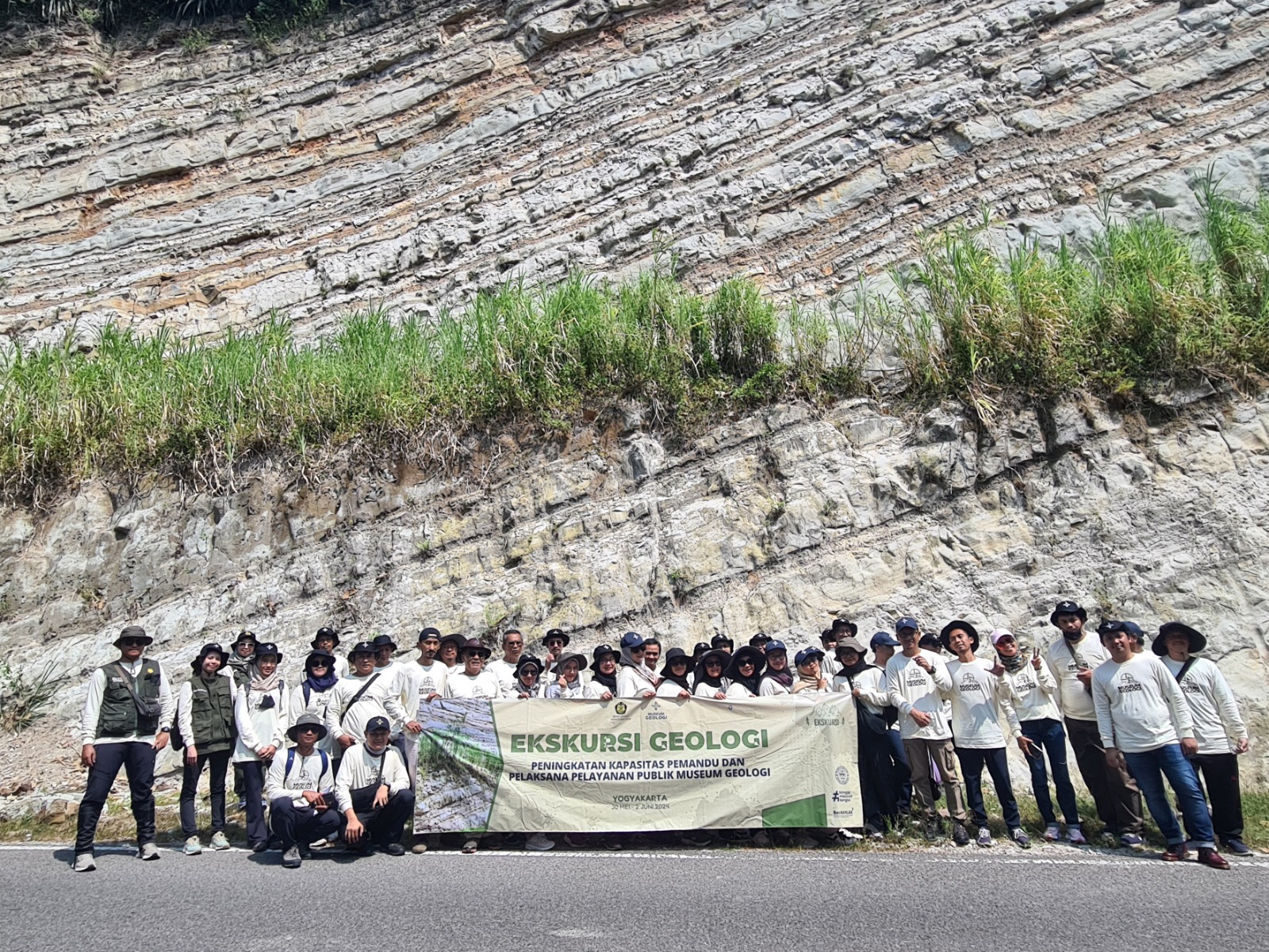 Ekskursi Dalam Rangka Penguatan Materi Kegeologian dan Permuseuman di Yogyakarta