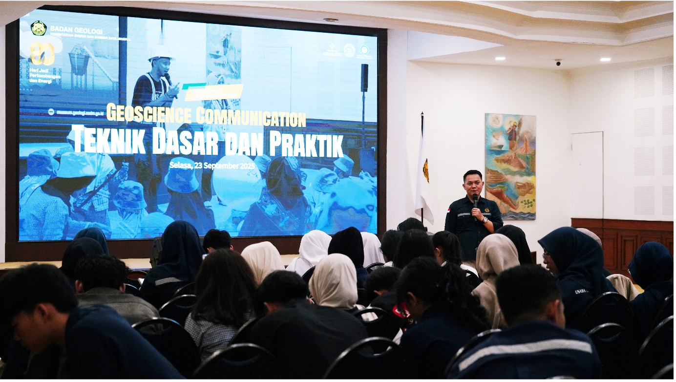 Handal Menjadi Public Speaker Lewat Pelatihan Geoscience Communication