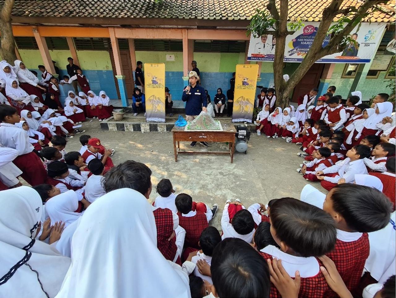 Semangat Pelajar SDN 2 Kerandon mengikuti Merdeka Belajar Bersama Museum Geologi
