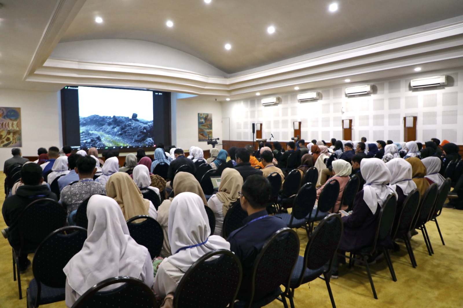 Mengenal Potensi Gunung Batur Melalui Koleksi Museum Geologi